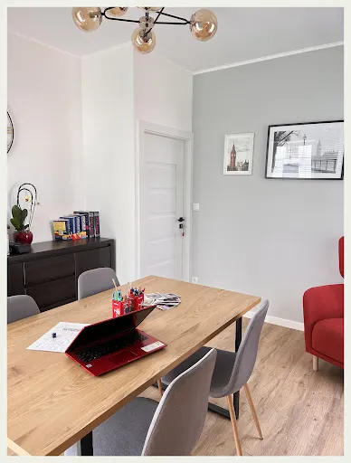 Czerwona Budka Szkoła Językowa